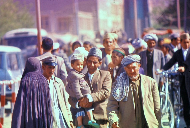 https://lemis.nyc3.digitaloceanspaces.com/grog/Photos/19670512/small/Afghan-4.jpeg