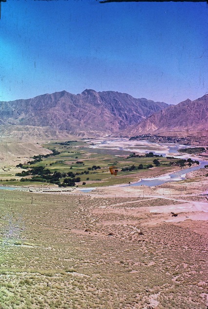 https://lemis.nyc3.digitaloceanspaces.com/grog/Photos/19670512/small/Kabul-valley-1.jpeg