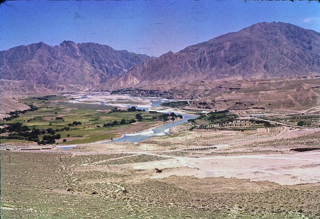 https://lemis.nyc3.digitaloceanspaces.com/grog/Photos/19670512/small/Kabul-valley-2.jpeg