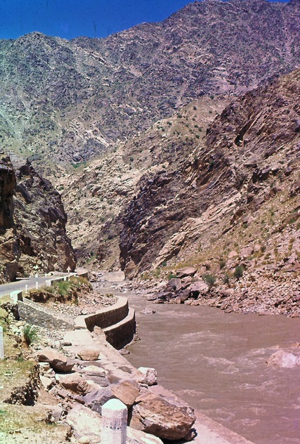 https://lemis.nyc3.digitaloceanspaces.com/grog/Photos/19670512/small/Road-to-Kabul-1.jpeg