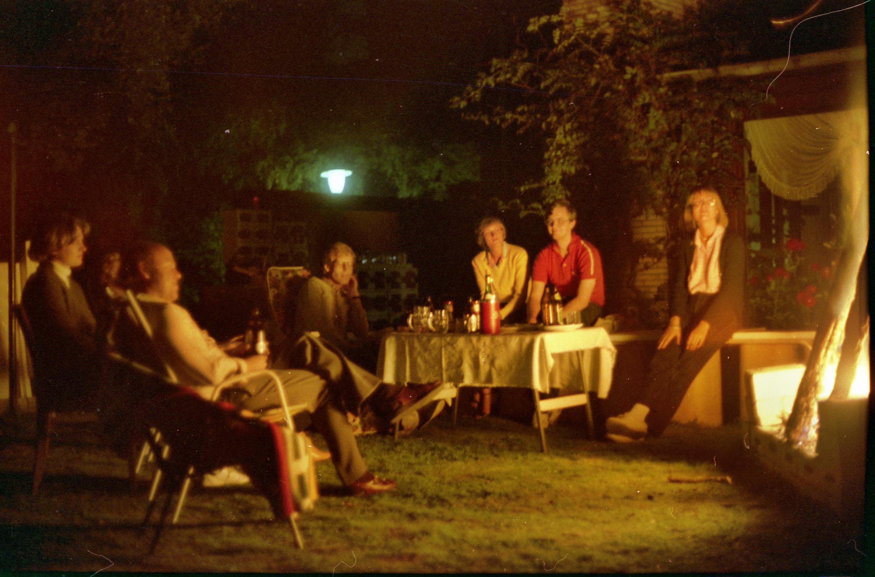 https://lemis.nyc3.digitaloceanspaces.com/grog/Photos/19810815/big/barbecue-9.jpeg