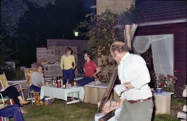 https://lemis.nyc3.digitaloceanspaces.com/grog/Photos/19810815/small/barbecue-12.jpeg