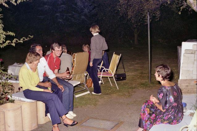 https://lemis.nyc3.digitaloceanspaces.com/grog/Photos/19810815/small/barbecue-6.jpeg