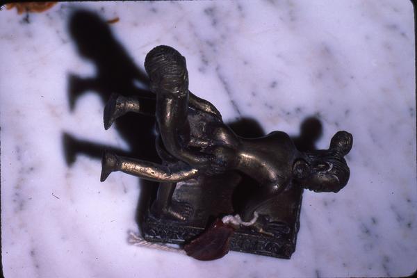 https://lemis.nyc3.digitaloceanspaces.com/grog/Photos/19820920/small/statue-2.jpeg
