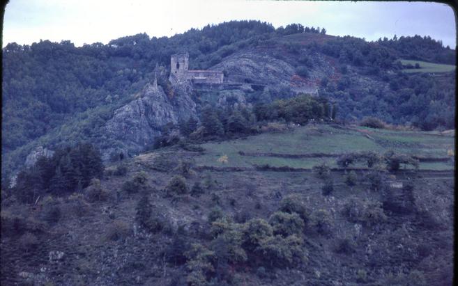 https://lemis.nyc3.digitaloceanspaces.com/grog/Photos/19820922/small/pyrenees-2.jpeg