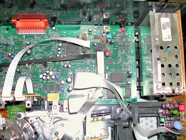 https://lemis.nyc3.digitaloceanspaces.com/grog/Photos/20010206/small/VCR-0852.jpeg