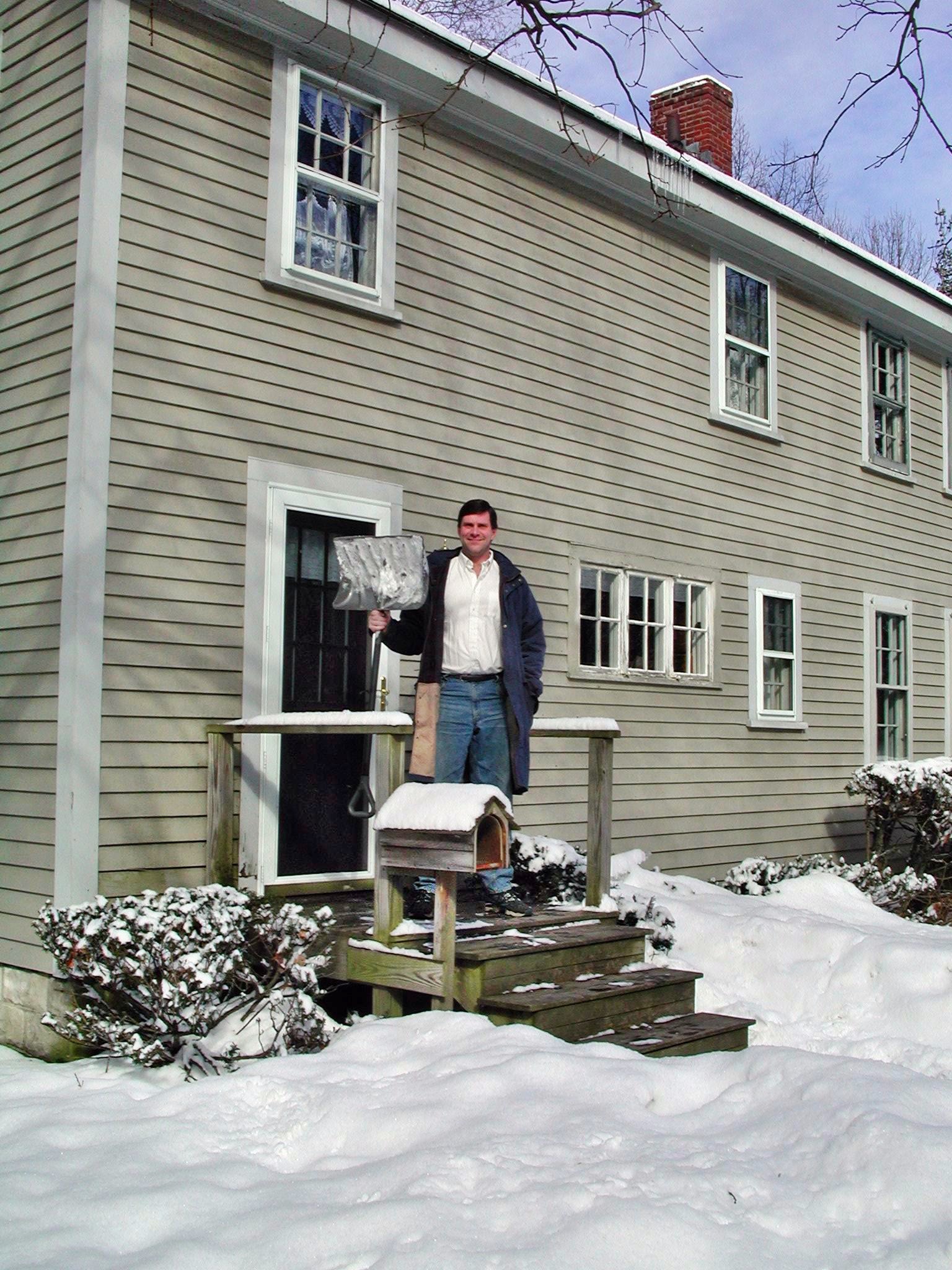 https://lemis.nyc3.digitaloceanspaces.com/grog/Photos/20010225/big/Henry-with-snow-shovel.jpeg