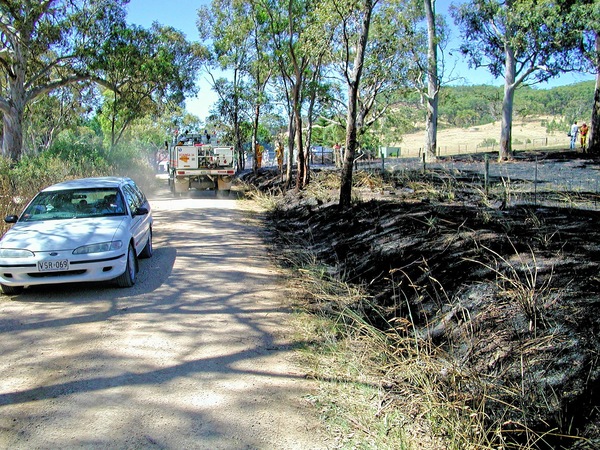 https://lemis.nyc3.digitaloceanspaces.com/grog/Photos/20020131/small/bushfire-1540.jpeg