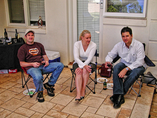 https://lemis.nyc3.digitaloceanspaces.com/grog/Photos/20040404/small/barbecue-12.jpeg