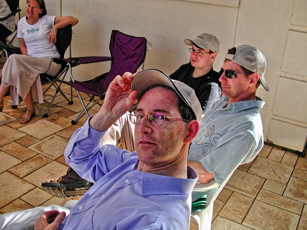 https://lemis.nyc3.digitaloceanspaces.com/grog/Photos/20040404/small/barbecue-15.jpeg