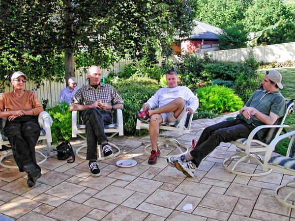 https://lemis.nyc3.digitaloceanspaces.com/grog/Photos/20040404/small/barbecue-9.jpeg