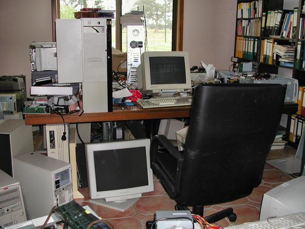 https://lemis.nyc3.digitaloceanspaces.com/grog/Photos/20041213/small/msmr-4.jpeg