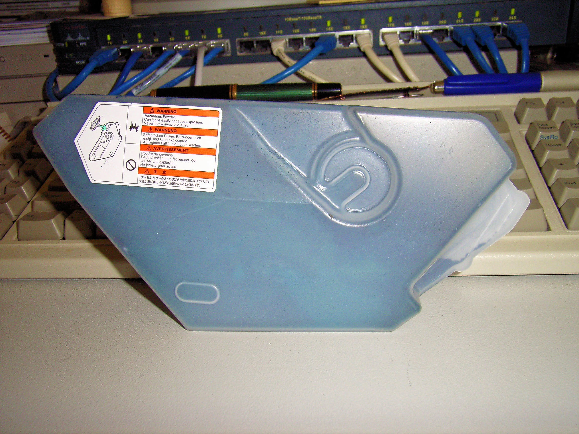 https://lemis.nyc3.digitaloceanspaces.com/grog/Photos/20041229/big/Used-toner-1.jpeg