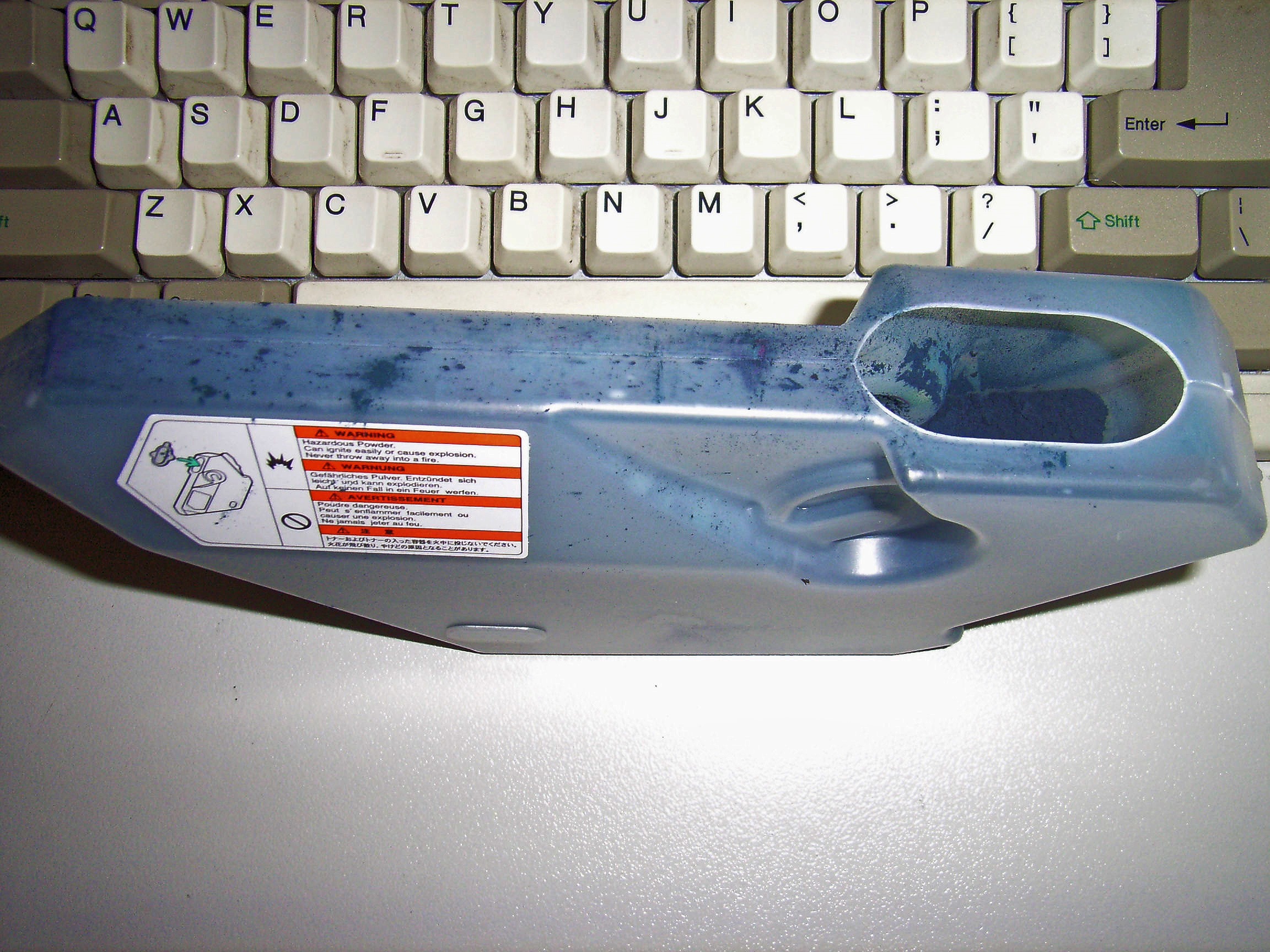 https://lemis.nyc3.digitaloceanspaces.com/grog/Photos/20041229/big/Used-toner-2.jpeg