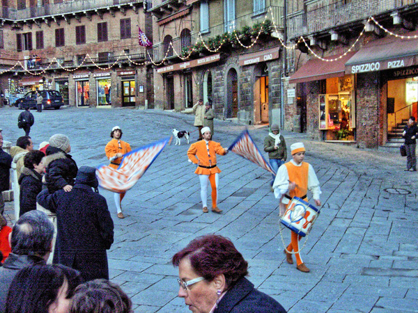 https://lemis.nyc3.digitaloceanspaces.com/grog/Photos/20051201/small/Campo-6.jpeg