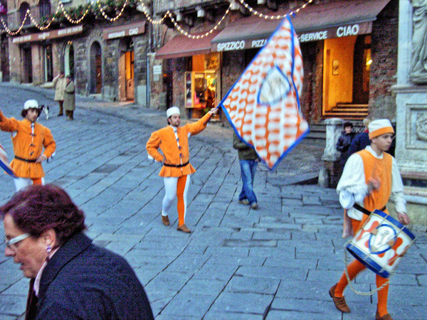 https://lemis.nyc3.digitaloceanspaces.com/grog/Photos/20051201/small/Campo-7.jpeg