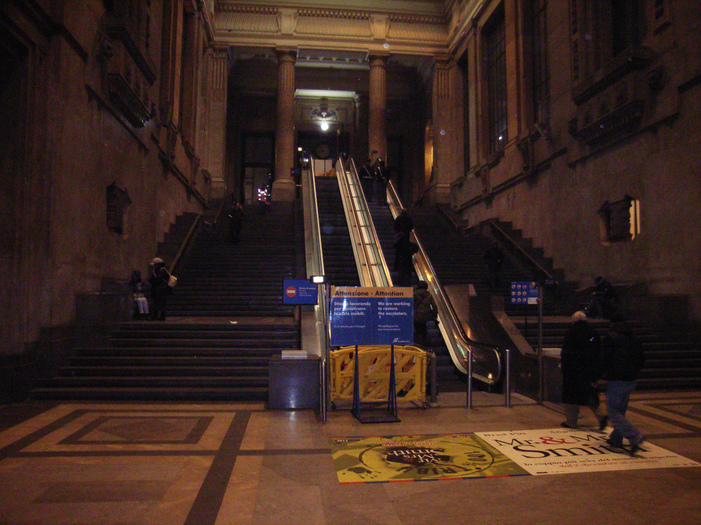 https://lemis.nyc3.digitaloceanspaces.com/grog/Photos/20051205/big/Milano-Centrale.jpeg