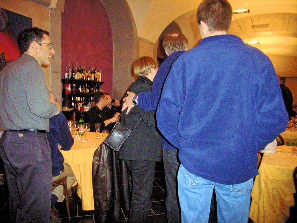 https://lemis.nyc3.digitaloceanspaces.com/grog/Photos/20060315/small/karaoke-59.jpeg