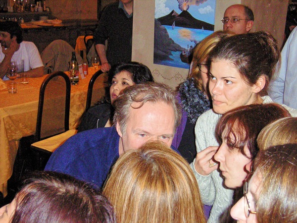 https://lemis.nyc3.digitaloceanspaces.com/grog/Photos/20060315/small/karaoke-63.jpeg