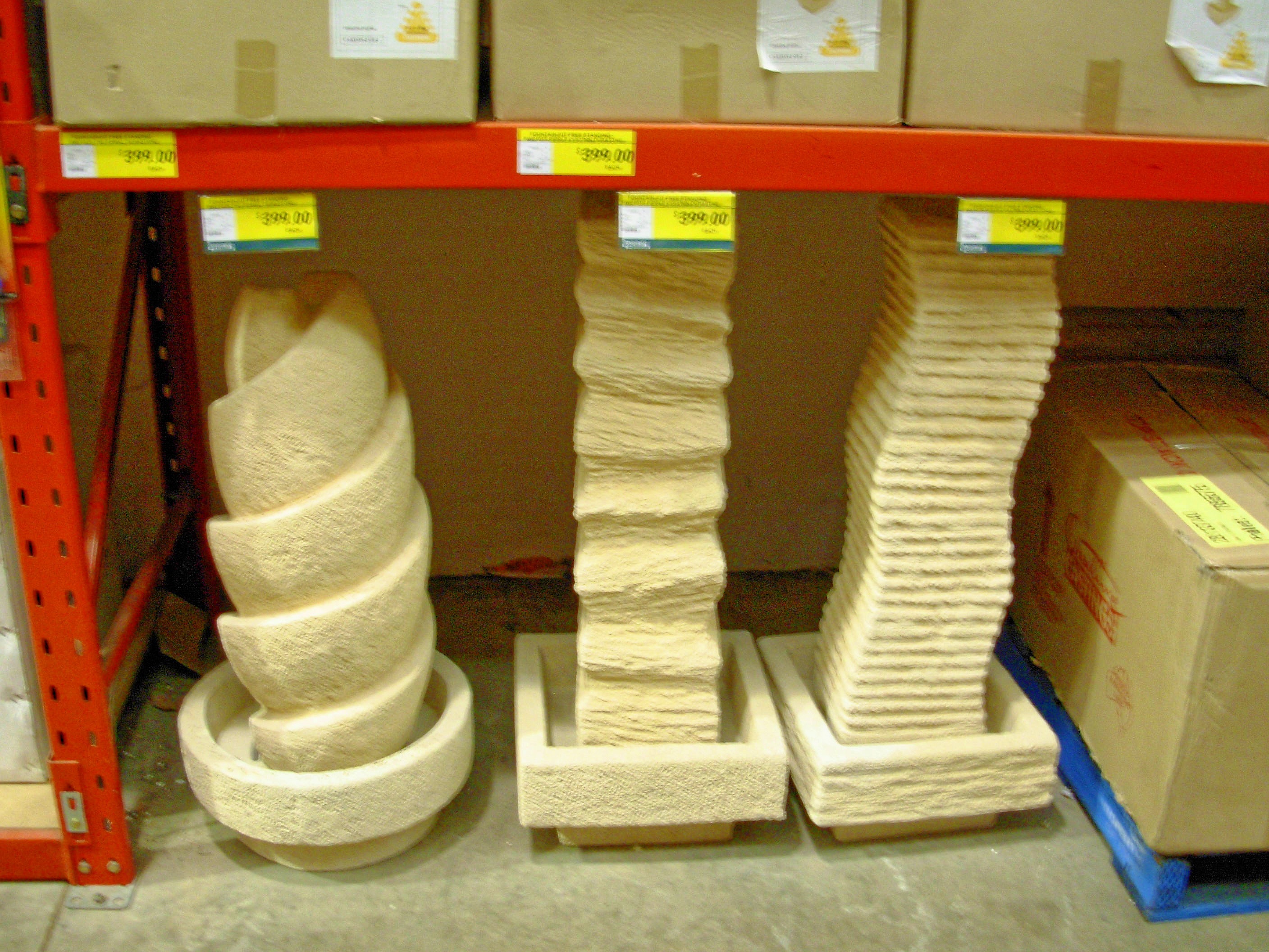 https://lemis.nyc3.digitaloceanspaces.com/grog/Photos/20060721/big/Garden-ornaments-10.jpeg