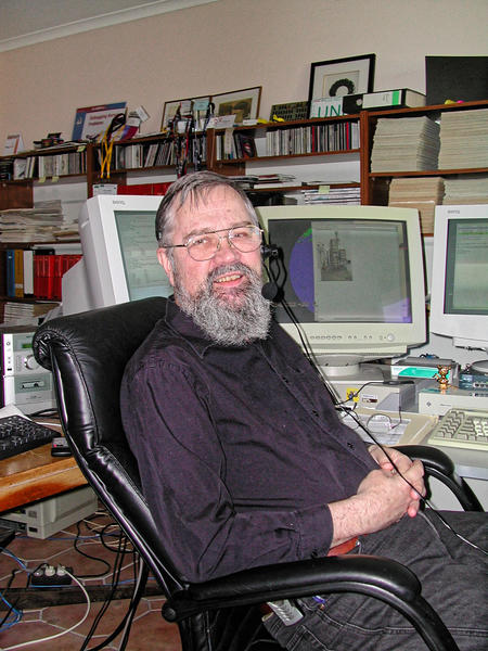 https://lemis.nyc3.digitaloceanspaces.com/grog/Photos/20061005/small/Greg.jpeg