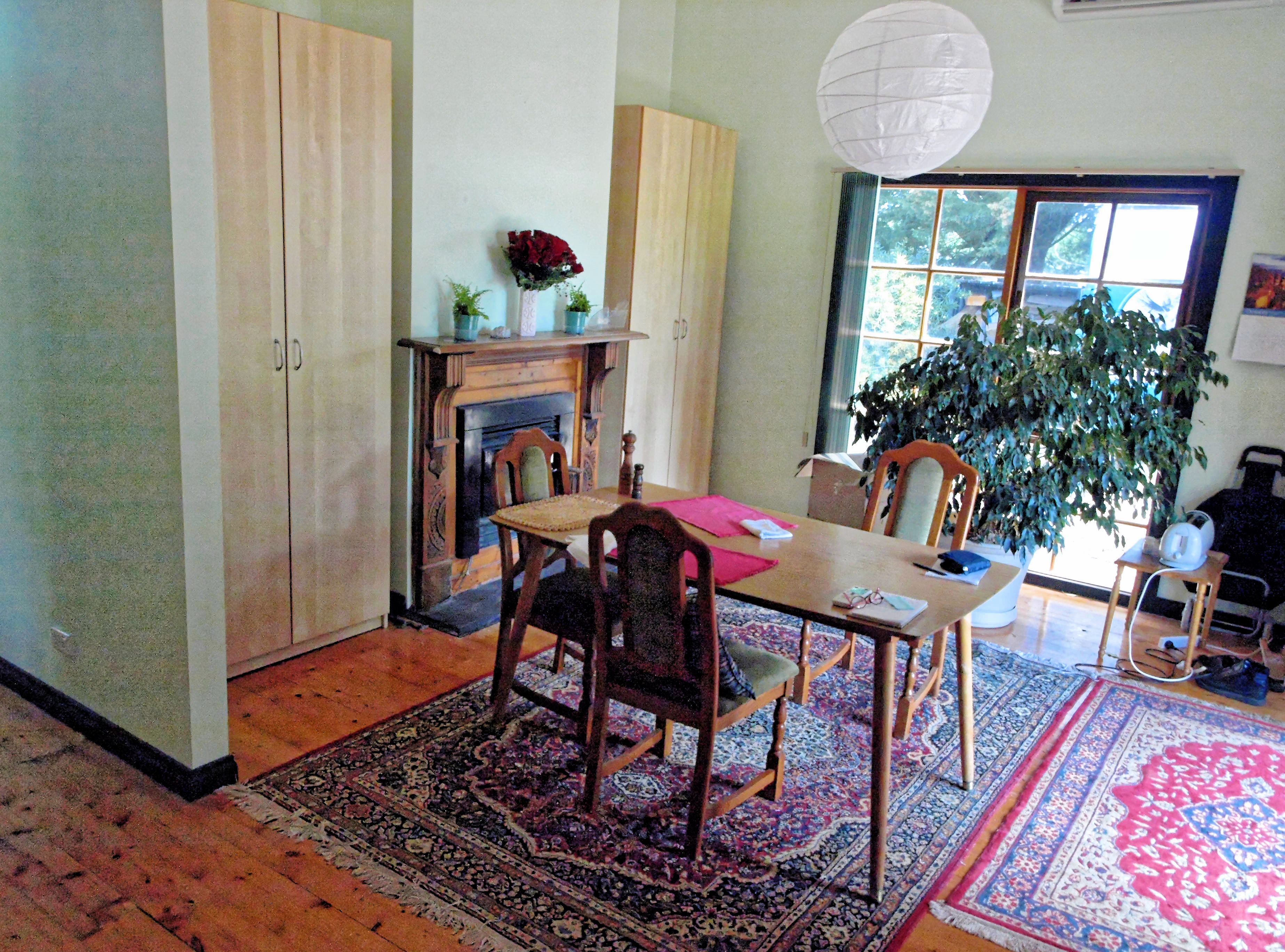 https://lemis.nyc3.digitaloceanspaces.com/grog/Photos/20071009/big/kitchen-3.jpeg