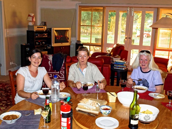 https://lemis.nyc3.digitaloceanspaces.com/grog/Photos/20080312/small/dereel-chile-4.jpeg
