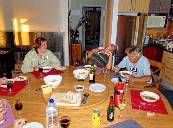 https://lemis.nyc3.digitaloceanspaces.com/grog/Photos/20080312/small/dereel-chile-5.jpeg