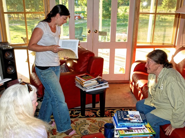 https://lemis.nyc3.digitaloceanspaces.com/grog/Photos/20080312/small/horse-clinic-reading-assignment-2.jpeg