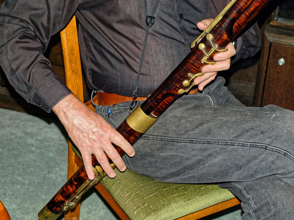 https://lemis.nyc3.digitaloceanspaces.com/grog/Photos/20080316/small/grog-with-savary-1847-4.jpeg