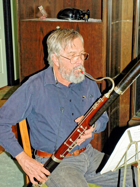 https://lemis.nyc3.digitaloceanspaces.com/grog/Photos/20080318/small/triebert-3.jpeg