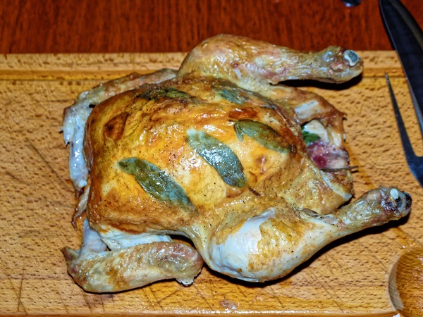 https://lemis.nyc3.digitaloceanspaces.com/grog/Photos/20080324/small/chicken.jpeg