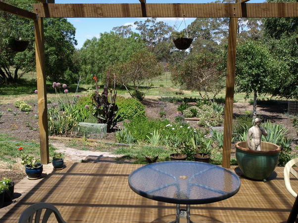 https://lemis.nyc3.digitaloceanspaces.com/grog/Photos/20090108/small/verandah-2-olympus.thumbnail.jpeg