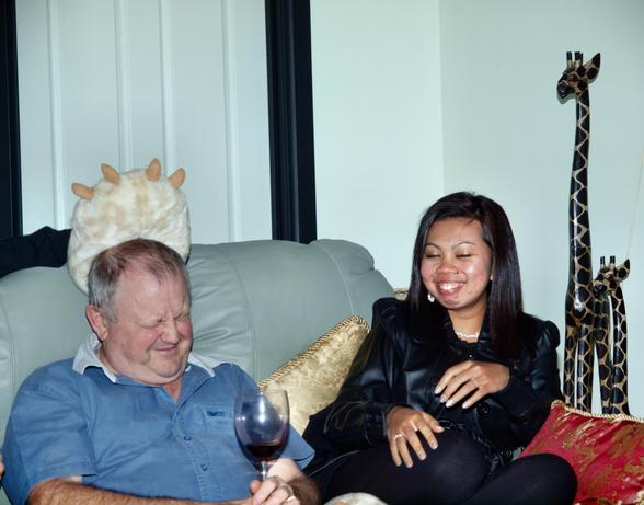 https://lemis.nyc3.digitaloceanspaces.com/grog/Photos/20090609/small/David-Fifi-12.jpeg