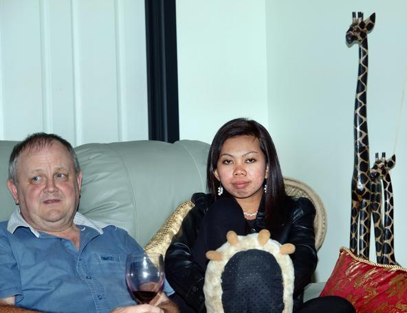 https://lemis.nyc3.digitaloceanspaces.com/grog/Photos/20090609/small/David-Fifi-14.jpeg