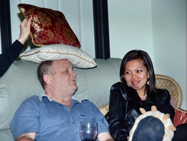 https://lemis.nyc3.digitaloceanspaces.com/grog/Photos/20090609/small/David-Fifi-2.jpeg