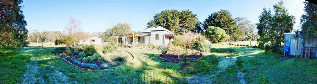 https://lemis.nyc3.digitaloceanspaces.com/grog/Photos/20090627/small/garden-ne-panorama.jpeg