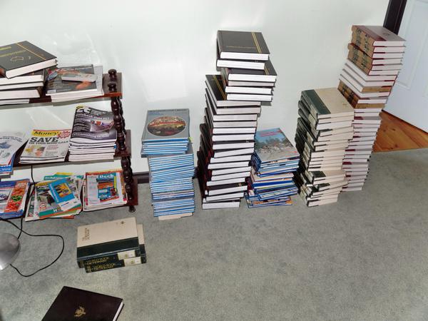 https://lemis.nyc3.digitaloceanspaces.com/grog/Photos/20090703/small/encyclopaedias-2.jpeg