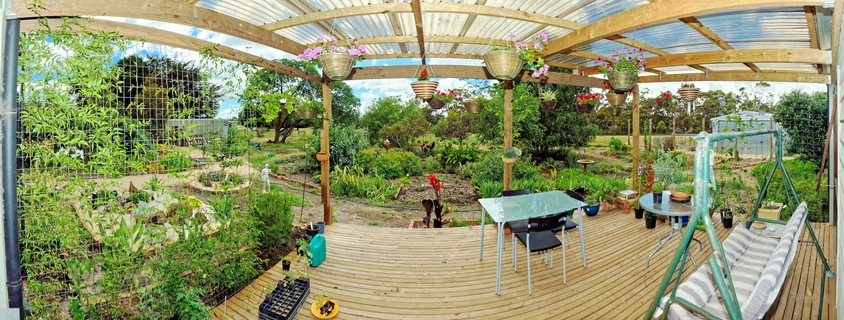 https://lemis.nyc3.digitaloceanspaces.com/grog/Photos/20091128/small/verandah-1-verandah-6.jpeg