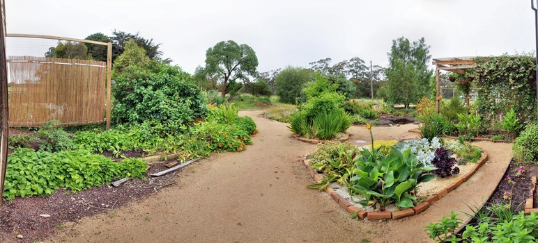 https://lemis.nyc3.digitaloceanspaces.com/grog/Photos/20101128/small/garden-se.jpeg