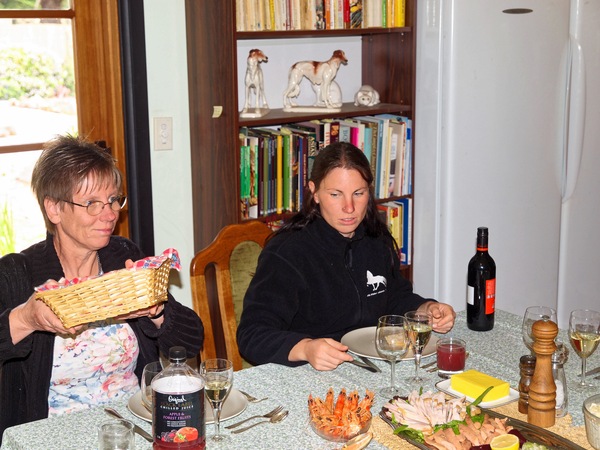 https://lemis.nyc3.digitaloceanspaces.com/grog/Photos/20101227/small/Magda-Nele.jpeg