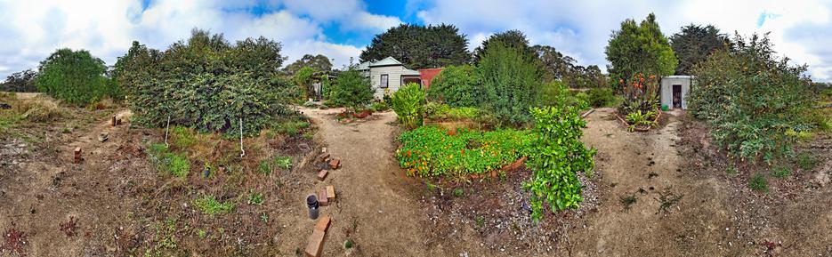 https://lemis.nyc3.digitaloceanspaces.com/grog/Photos/20120218/small/garden-path-ne.jpeg