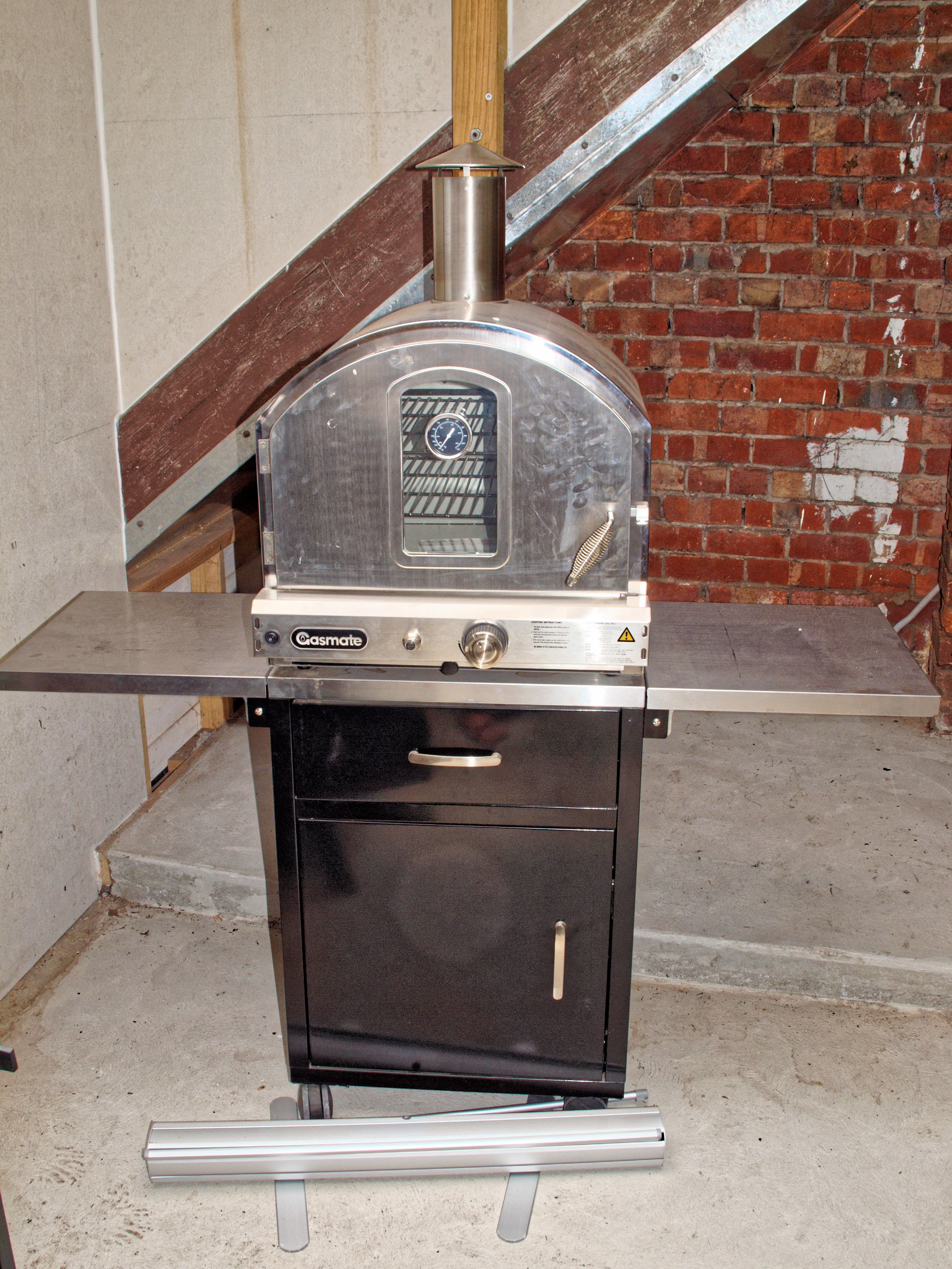 https://lemis.nyc3.digitaloceanspaces.com/grog/Photos/20131031/big/Pizza-oven-1.jpeg