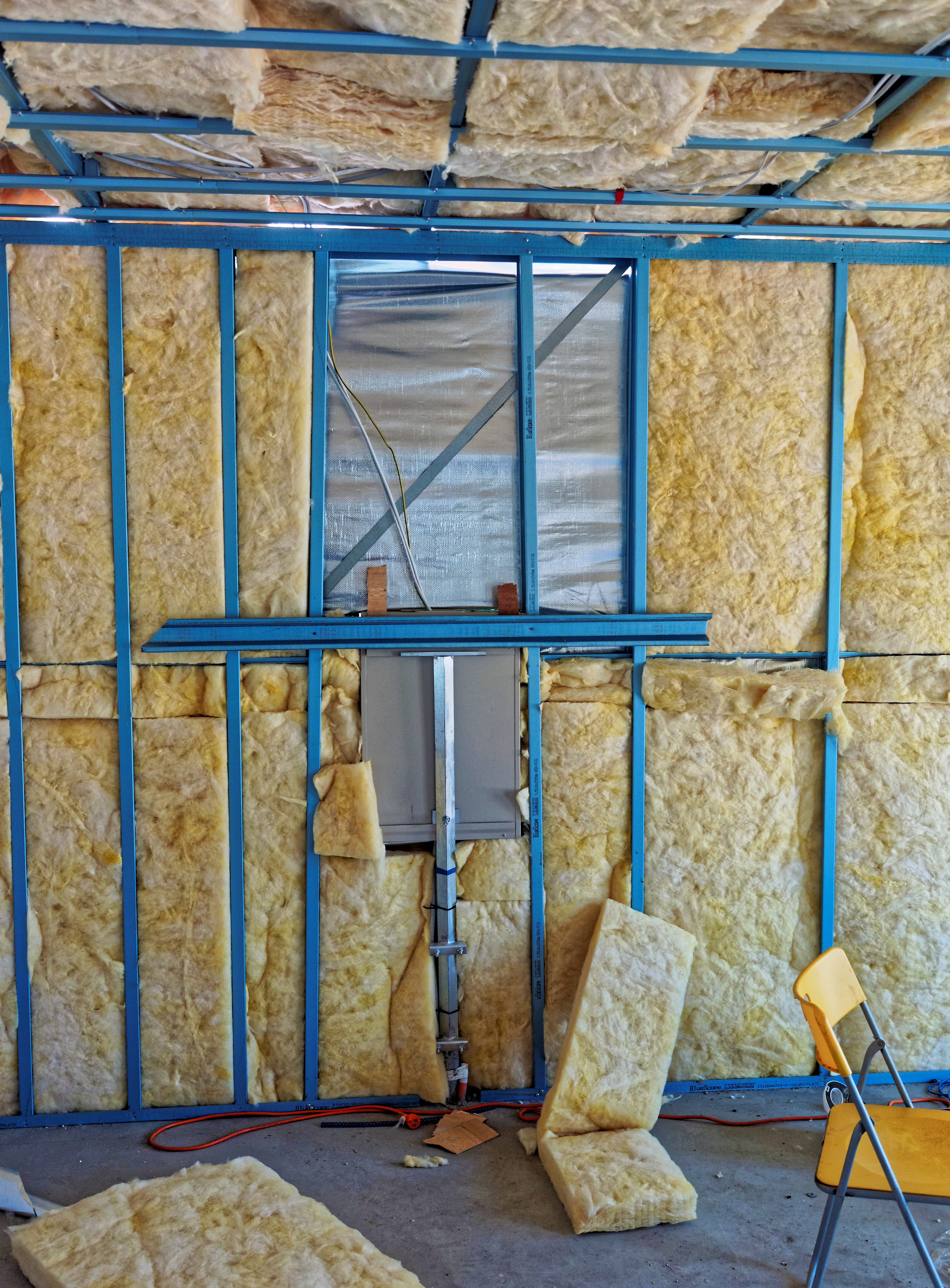 https://lemis.nyc3.digitaloceanspaces.com/grog/Photos/20141219/big/Insulation.jpeg