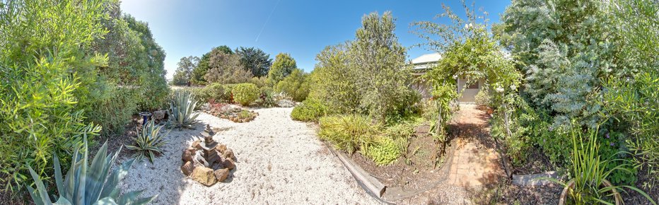 https://lemis.nyc3.digitaloceanspaces.com/grog/Photos/20150321/small/garden-n.jpeg