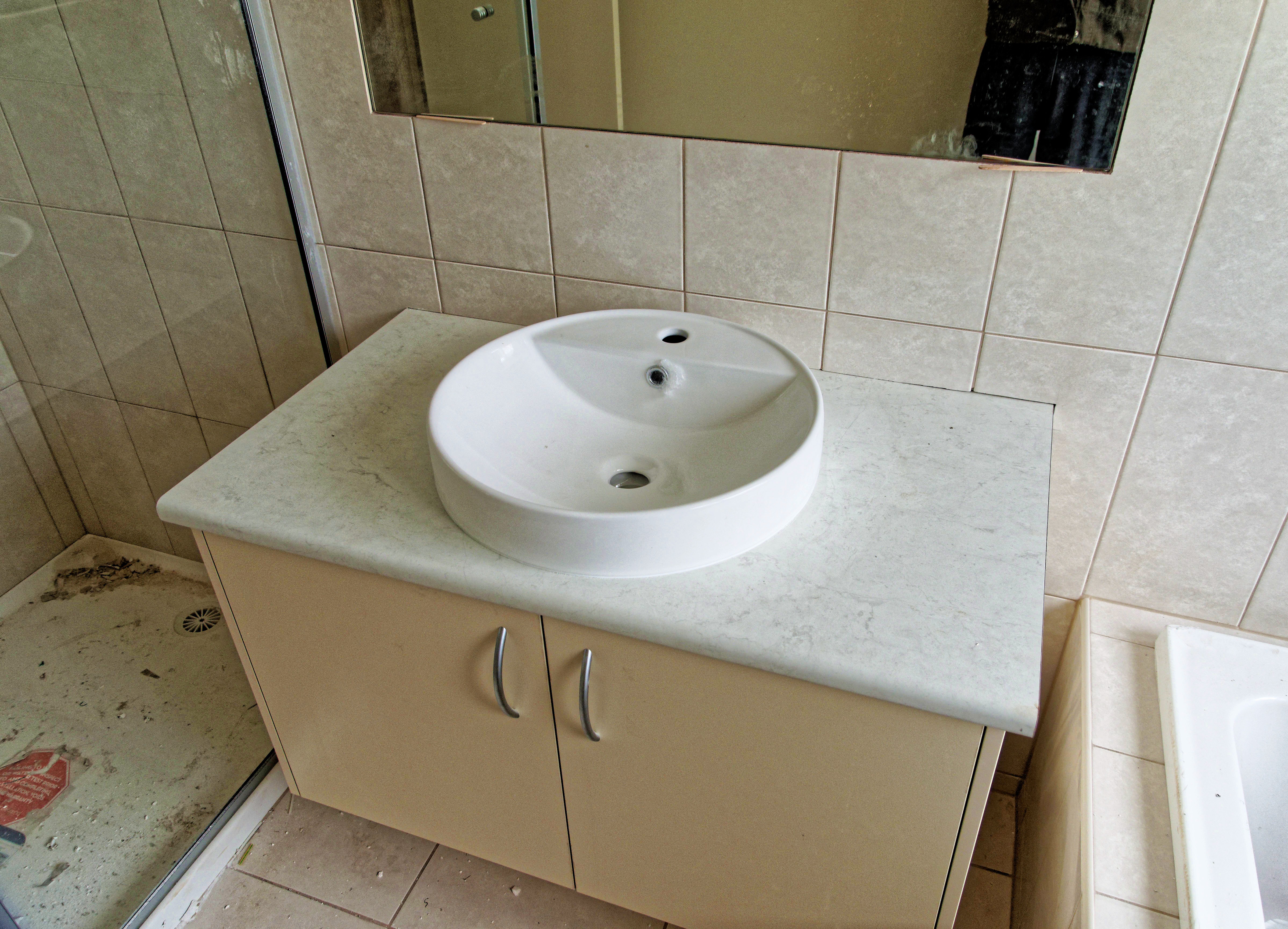 https://lemis.nyc3.digitaloceanspaces.com/grog/Photos/20150423/big/Washbasin.jpeg