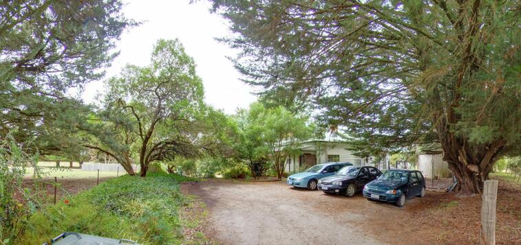 https://lemis.nyc3.digitaloceanspaces.com/grog/Photos/20150503/small/driveway-nw-detail.jpeg