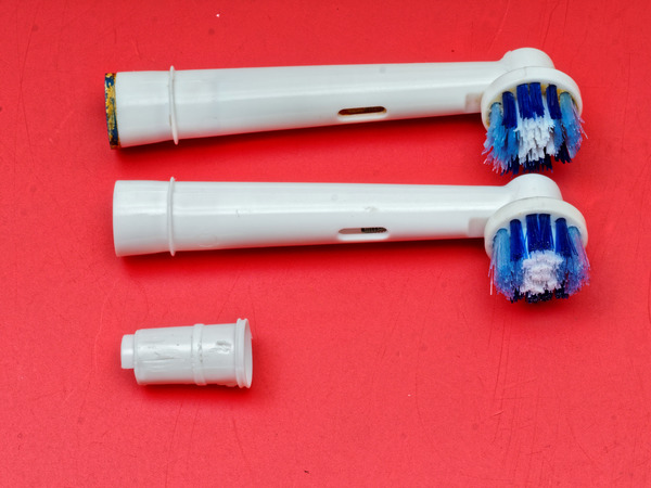 https://lemis.nyc3.digitaloceanspaces.com/grog/Photos/20160625/small/Toothbrush-heads-2.jpeg