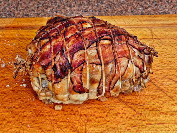 https://lemis.nyc3.digitaloceanspaces.com/grog/Photos/20181218/small/Turducken-5.jpeg