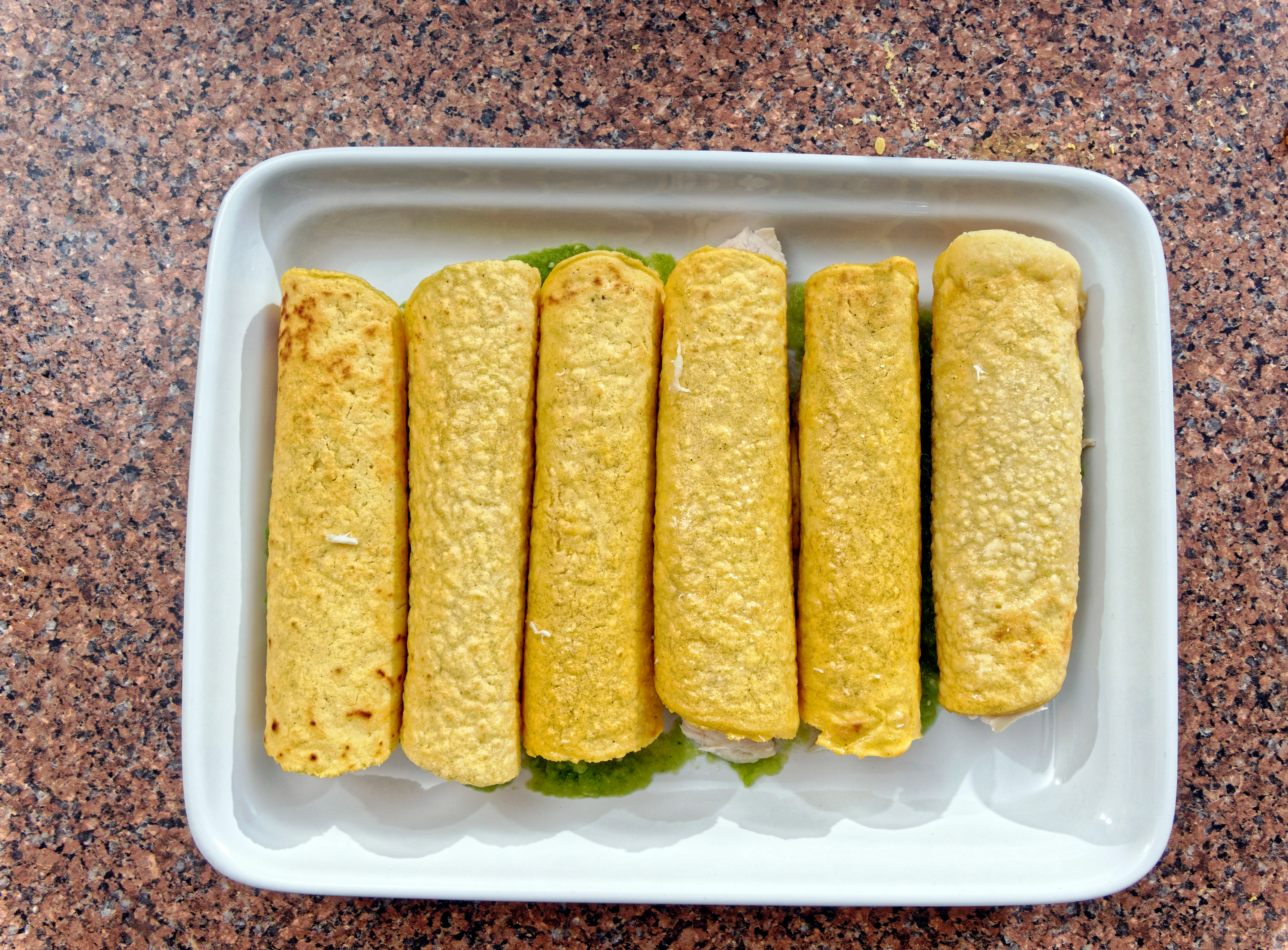 https://lemis.nyc3.digitaloceanspaces.com/grog/Photos/20200711/big/Enchiladas-verdes-7.jpeg